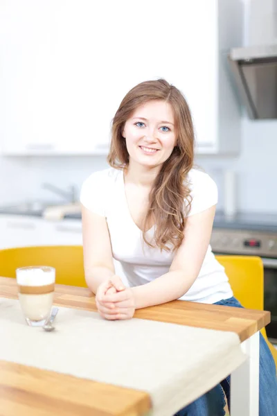 Smiling Young Woman Drinking Latte Kitchen — Stock Photo, Image