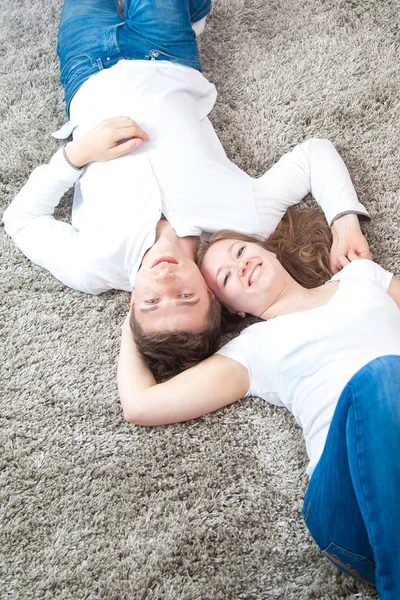 Happy Young Couple Love Lying Grey Fluffy Carpet — Stock Photo, Image