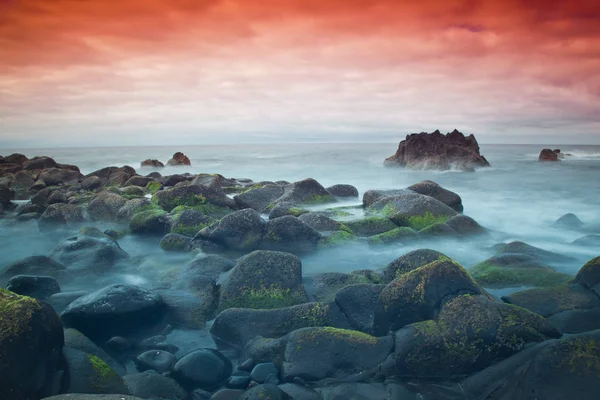 Long Exposure Beautiful Rocky Seascape — Stock Photo, Image