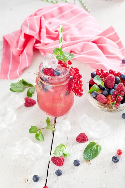 Summer Berry Drink Lemonade Raspberry Blackberry Lemon Mint Mason Jar — Stock Photo, Image