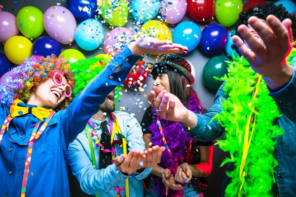 Festa Pessoas Comemorando Carnaval Ano Novo Clube Festa — Fotografia de Stock