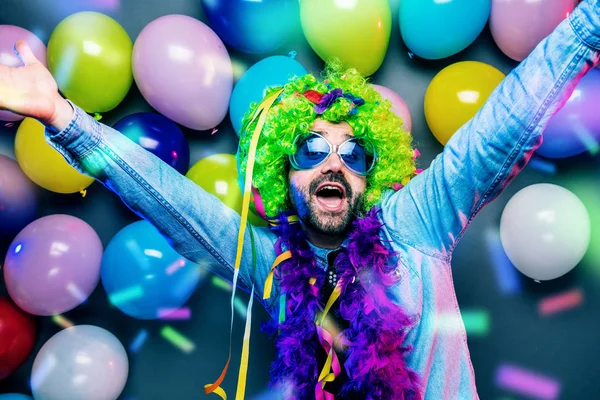 Feliz Engraçado Homem Carnaval Festa Dançando Homem — Fotografia de Stock