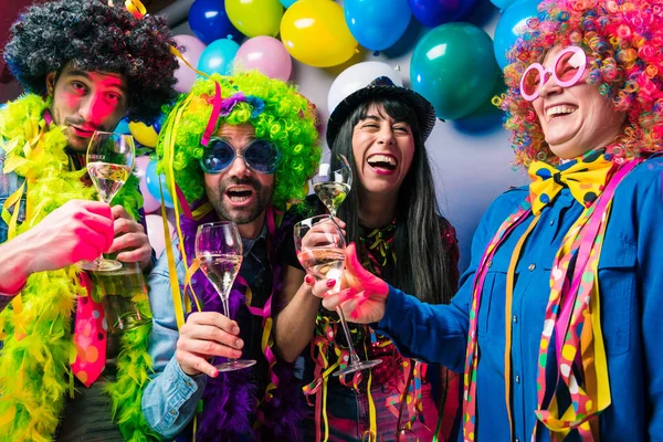 Festa Persone Che Festeggiano Carnevale Capodanno Nel Club Delle Feste — Foto Stock