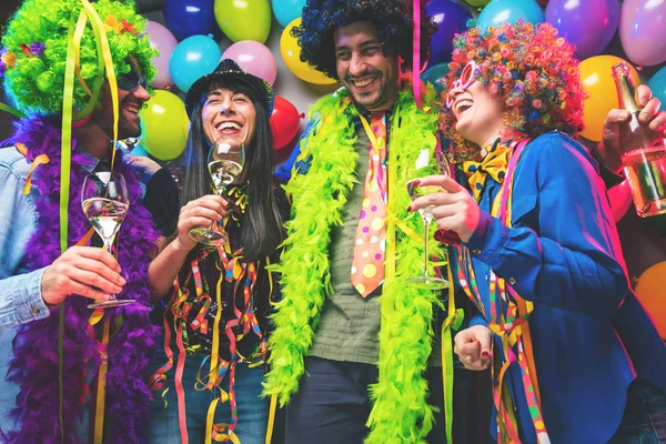 Λαϊκό Κόμμα Γιορτάζει Καρναβάλι Νέο Έτος Στην Λέσχη Κόμμα — Φωτογραφία Αρχείου