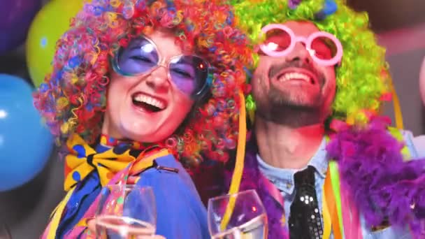 Festa Persone Che Festeggiano Carnevale Capodanno Nel Club Delle Feste — Video Stock