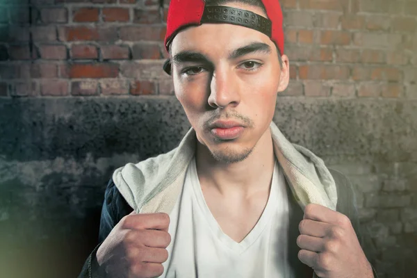 Retrato Joven Guapo Elegante Con Gorra —  Fotos de Stock