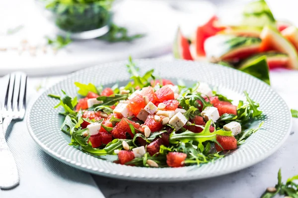 Frischen Gesunden Saftigen Salat Mit Wassermelone Rucola Und Feta Auf — Stockfoto