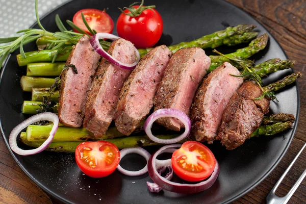 Nahaufnahme Von Köstlichem Grill Bone Steak Mit Grünem Spargel Und — Stockfoto