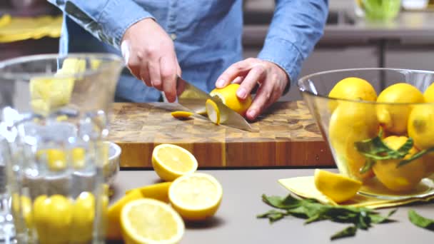 Cropped Shot Man Holding Knife Slicing Fresh Juicy Lemon Chopping — Stock Video