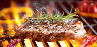 lezzetli biftek ızgara yemek rosemary ile yakından görmek 