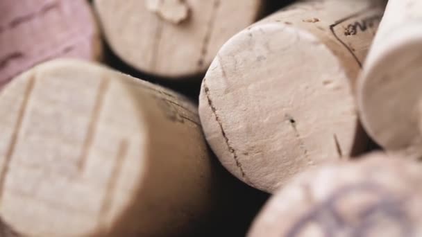 Κοντινή Όψη Των Χρησιμοποιούμενων Φελλούς Κρασιού — Αρχείο Βίντεο