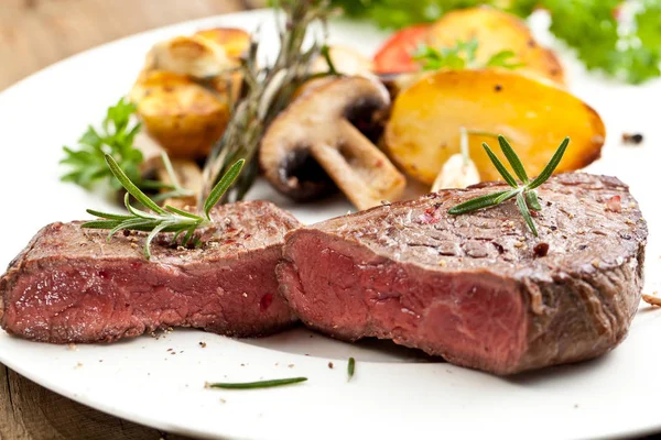 Gourmet Grilled Steak Mushrooms Potatoes Plate — Stock Photo, Image