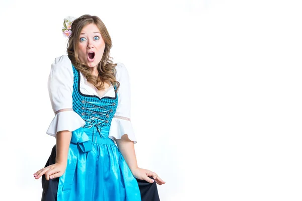 Geschokt Jonge Vrouw Traditionele Beierse Kostuum Dirndl Kijken Naar Camera — Stockfoto