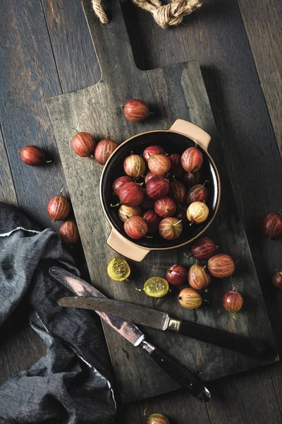 Top View Fresh Ripe Gooseberries Dark Wooden Board — Stock Photo, Image