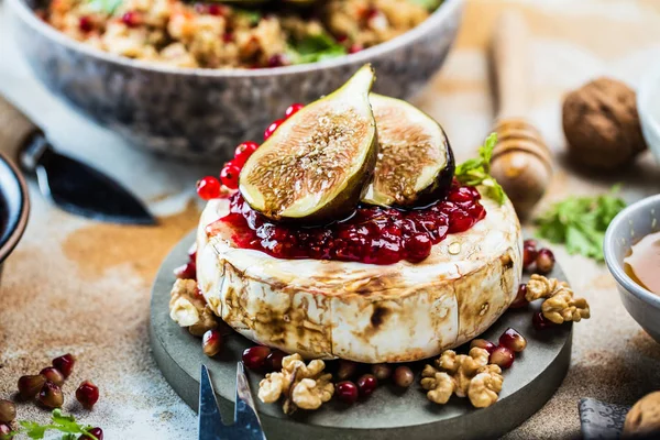 Vista Cerca Sabrosa Comida Saludable Con Frutas Nueces Semillas Granada — Foto de Stock