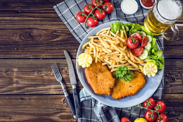 Vista Dall Alto Gustose Patatine Fritte Con Carne Verdure Sul — Foto Stock