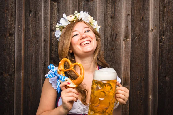 Attractive Young Woman Holding Glass Beer Pretzel Looking Camera — Stock Photo, Image