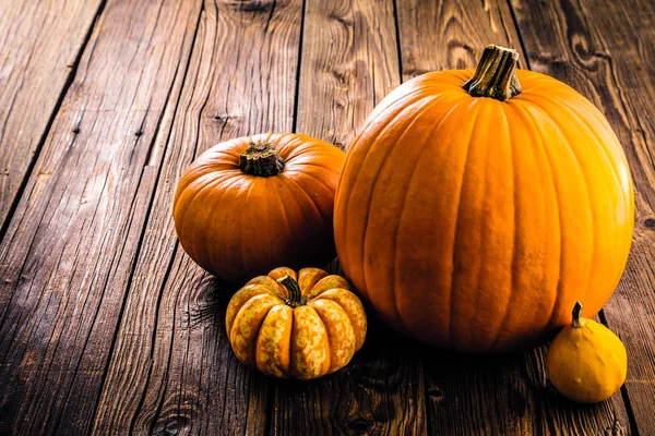 Close View Fresh Ripe Whole Pumpkins Wooden Table — Stock Photo, Image