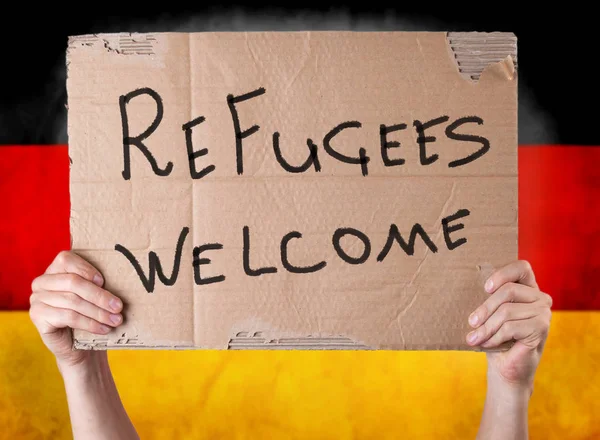 Cropped Shot Man Holding Cardboard Poster Refugees Welcome German Flag — Stockfoto