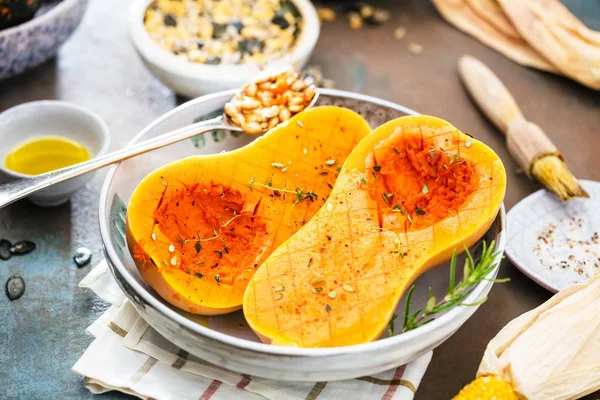 Pumpa Med Mogna Grönsaker Gammalt Träbord — Stockfoto