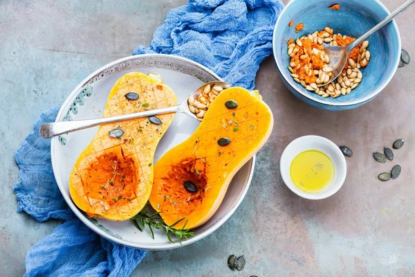 Pumpa Med Mogna Grönsaker Gammalt Träbord — Stockfoto