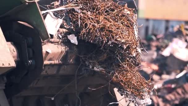 古い金属のリサイクル装置のヒープ — ストック動画