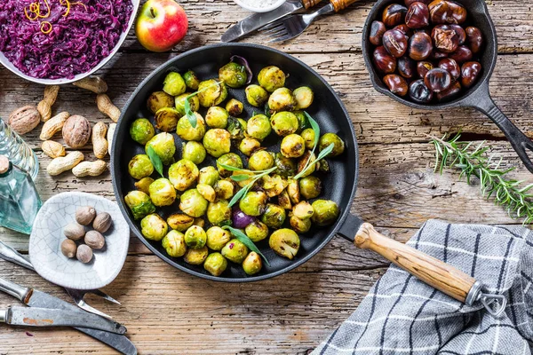Top View Healthy Brussels Sprouts Frying Pan Ingredients Wooden Table — Stock Photo, Image