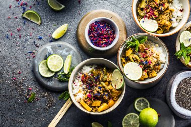 kaselezzetli geleneksel Asya gıda seti, üst görünümü 