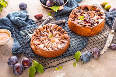 Masada erikli lezzetli meyveli turtaların yakın plan görüntüsü