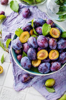 Masada taze taze organik erikler var.