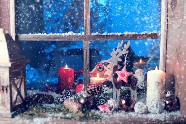 Weihnachtsstillleben Mit Alten Holzfenstern Hintergrund Der Feierlichkeiten — Stockfoto