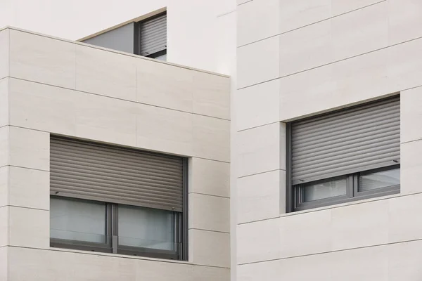 Fachada Exterior Nuevo Edificio Con Azulejos Construcción Compra Renta —  Fotos de Stock