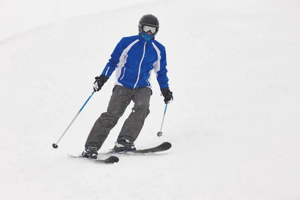 Skidåkning Snön Vintersport Skidbacken Horisontell — Stockfoto