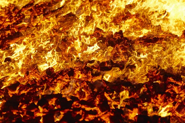 火山白炽灯材料 热木炭篝火 碳排放燃烧 — 图库照片