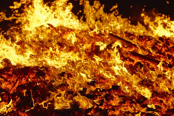 Fuoco Materiale Incandescente Vulcanico Falò Carbone Bollente Combustione Delle Emissioni — Foto Stock