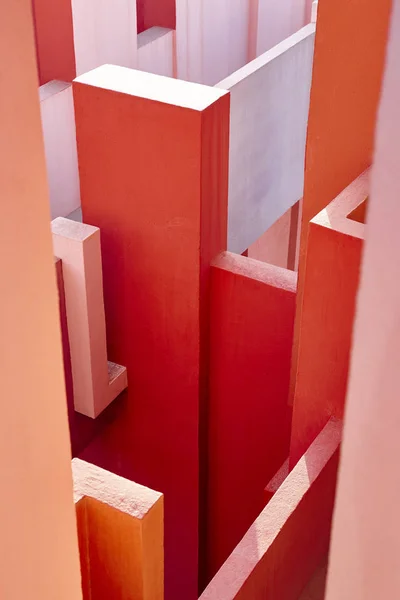 Geometryczny Projekt Budynku Czerwona Ściana Manzanera Calpe Hiszpania — Zdjęcie stockowe