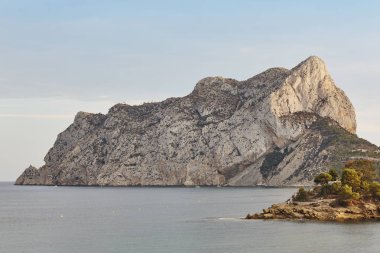 İspanyol Akdeniz kıyı şeridi. Penon de Ifach Alicante. Valencia, İspanya