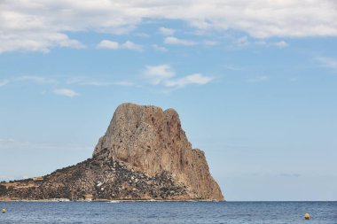 İspanyol Akdeniz kıyı şeridi. Penon de Ifach Alicante. İspanyol manzara