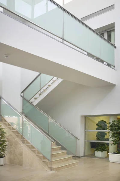 Modern Bina Merdiven Geçit Mimarlık Inşaat — Stok fotoğraf