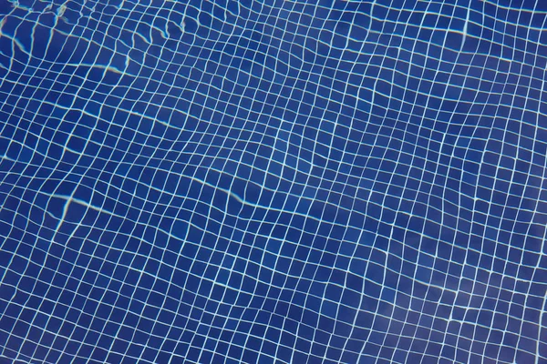 Bir Yüzme Havuzu Yansıması Arka Plan Için Tasarlanmıştır Yenileniyor Yatay — Stok fotoğraf