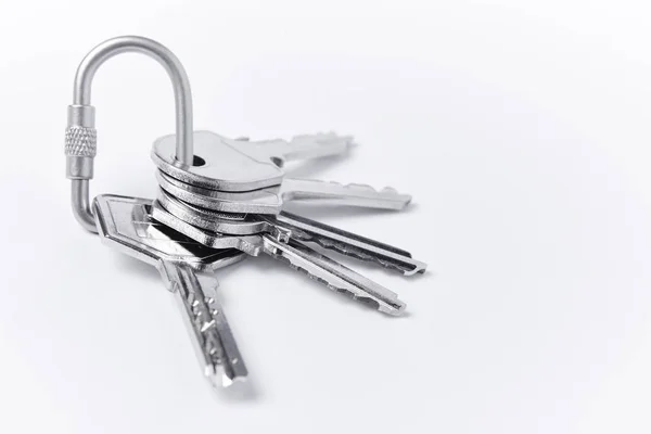 Porte Clés Avec Clés Sur Fond Blanc Louer Acheter — Photo