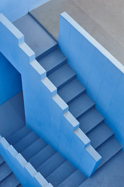 Geometrische Gebouw Trappen Rode Muur Manzanera Calpe Spanje — Stockfoto