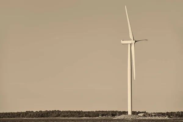 Ανεμόμυλος Στη Βαλτική Θάλασσα Καθαρό Και Πράσινο Ανανεώσιμες Φινλανδία — Φωτογραφία Αρχείου