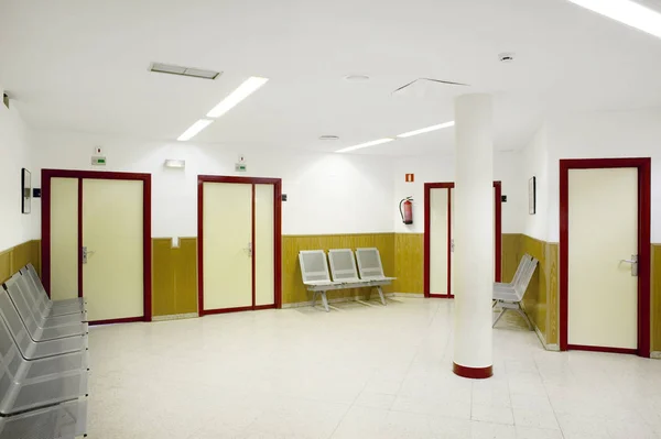 Δημόσιο Κτίριο Χώρο Αναμονής Εσωτερική Κέντρο Υγείας Κανείς Δεν Οριζόντια — Φωτογραφία Αρχείου