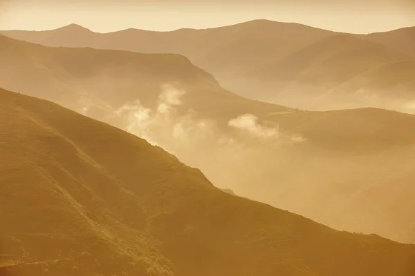 Atmosfäriska Bergslandskap Vid Solnedgången Asturien Resor Spanien — Stockfoto
