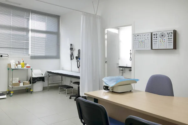 Krankenhausarzt-Sprechzimmer. Gesundheitsausrüstung. medizinische Versorgung — Stockfoto