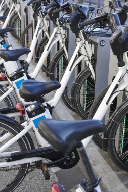Kentin kentsel elektrik pille Bisiklet şarj. Sürdürülebilir m