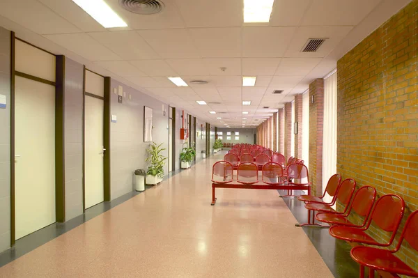 Sala de espera del edificio público. Centro de salud interior. A nadie. Hori. — Foto de Stock
