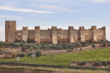 Burgalimar Ortaçağ Kalesi kuleleri. Banos de la Encina, Jaen