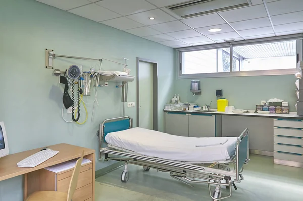 Salle de consultation du médecin de l'hôpital. Matériel de santé. Médecine — Photo